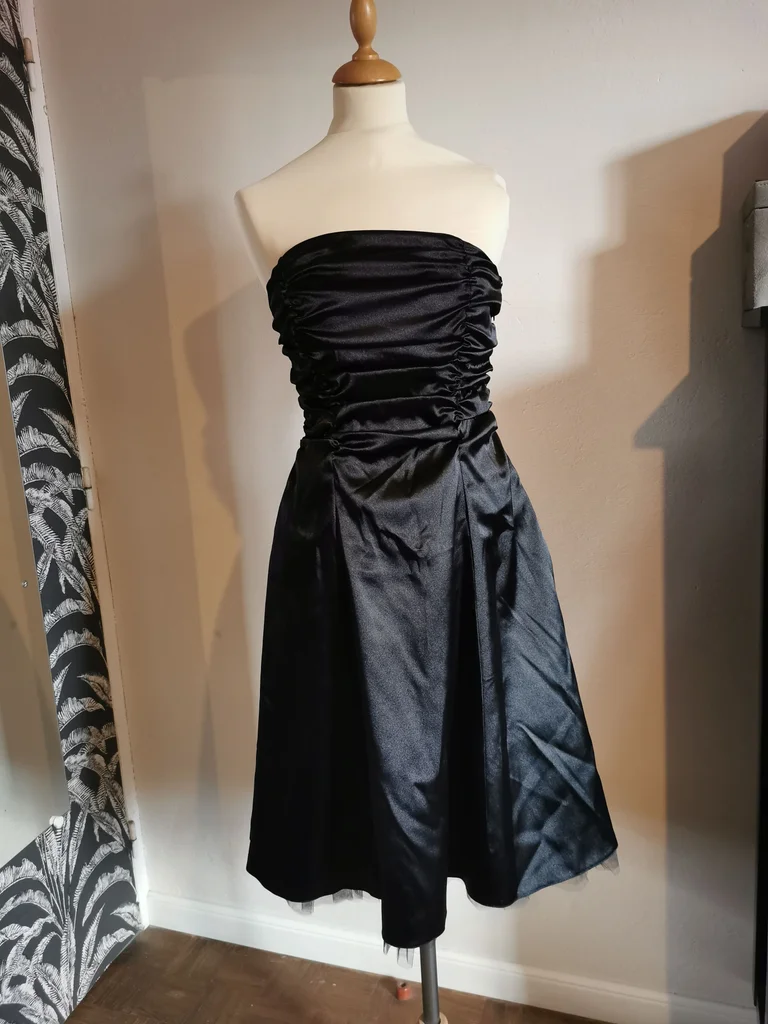 Robe à corset à nouer